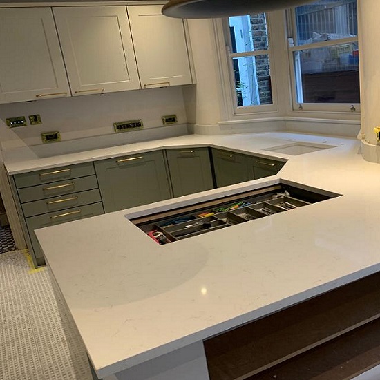 a CRL Messina quartz kitchen worktop in a modern kitchen