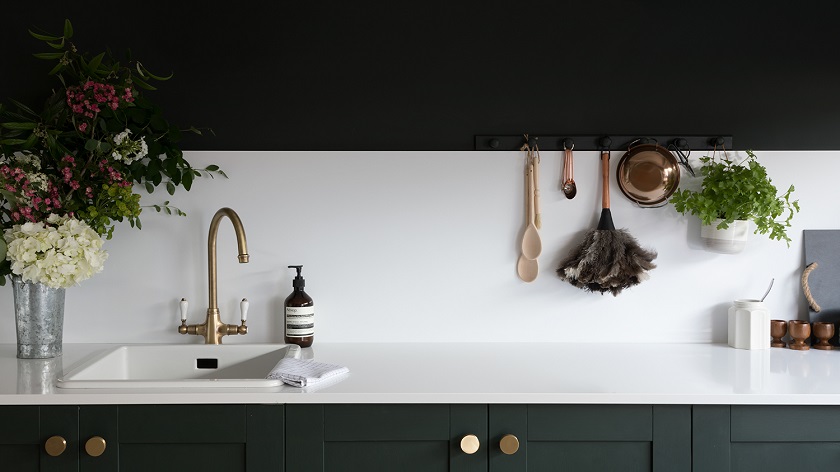 Dark Green Kitchen cabinets and CRL Ultra White Quartz Worktops