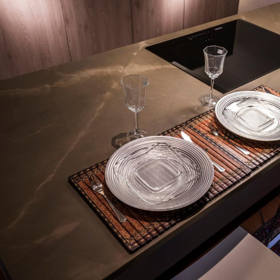 Neolith Pulpis restaurant table top