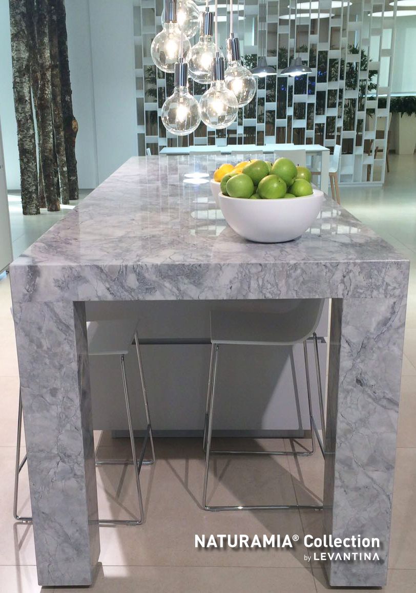 An island with thick edges made fromPortobello quartzite