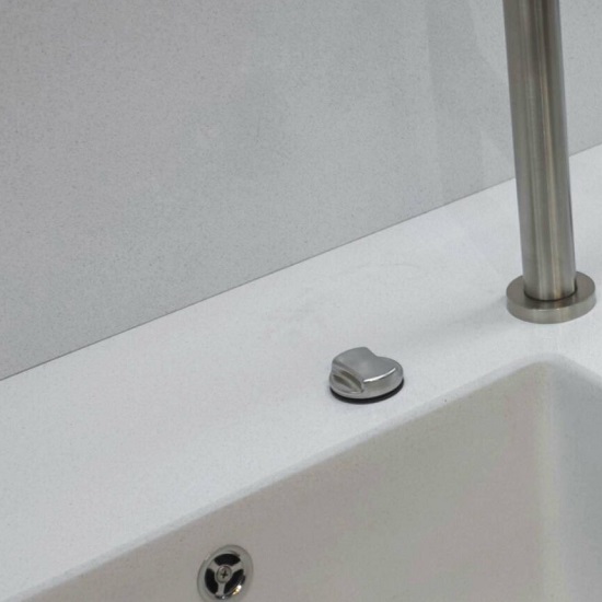 a photo of a sink in Quartzforms Breeze Blanc quartz