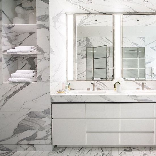 a photo of Calacatta Bettogli marble bathroom worktops, walls and floors