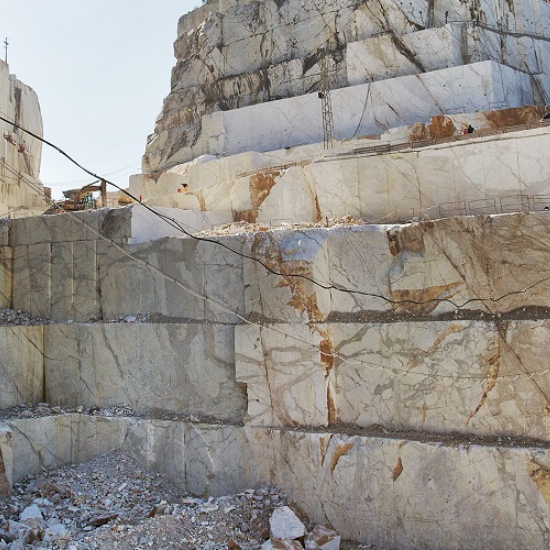 a photo of the Calacatta Bettogli quarry