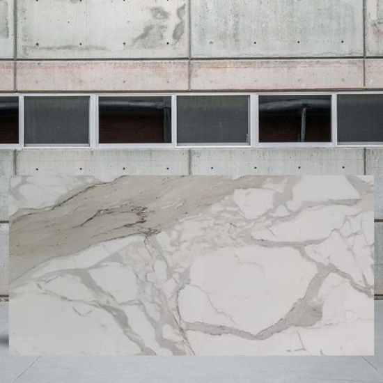 an image of a Calacatta Bettogli marble outside a yard