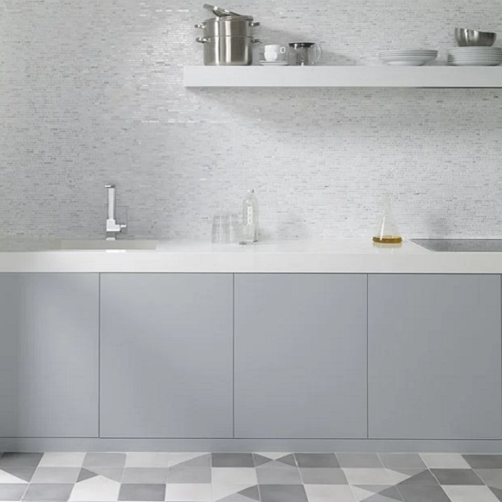 grey kitchen cabinets and Xtone Moon White worktops splashback