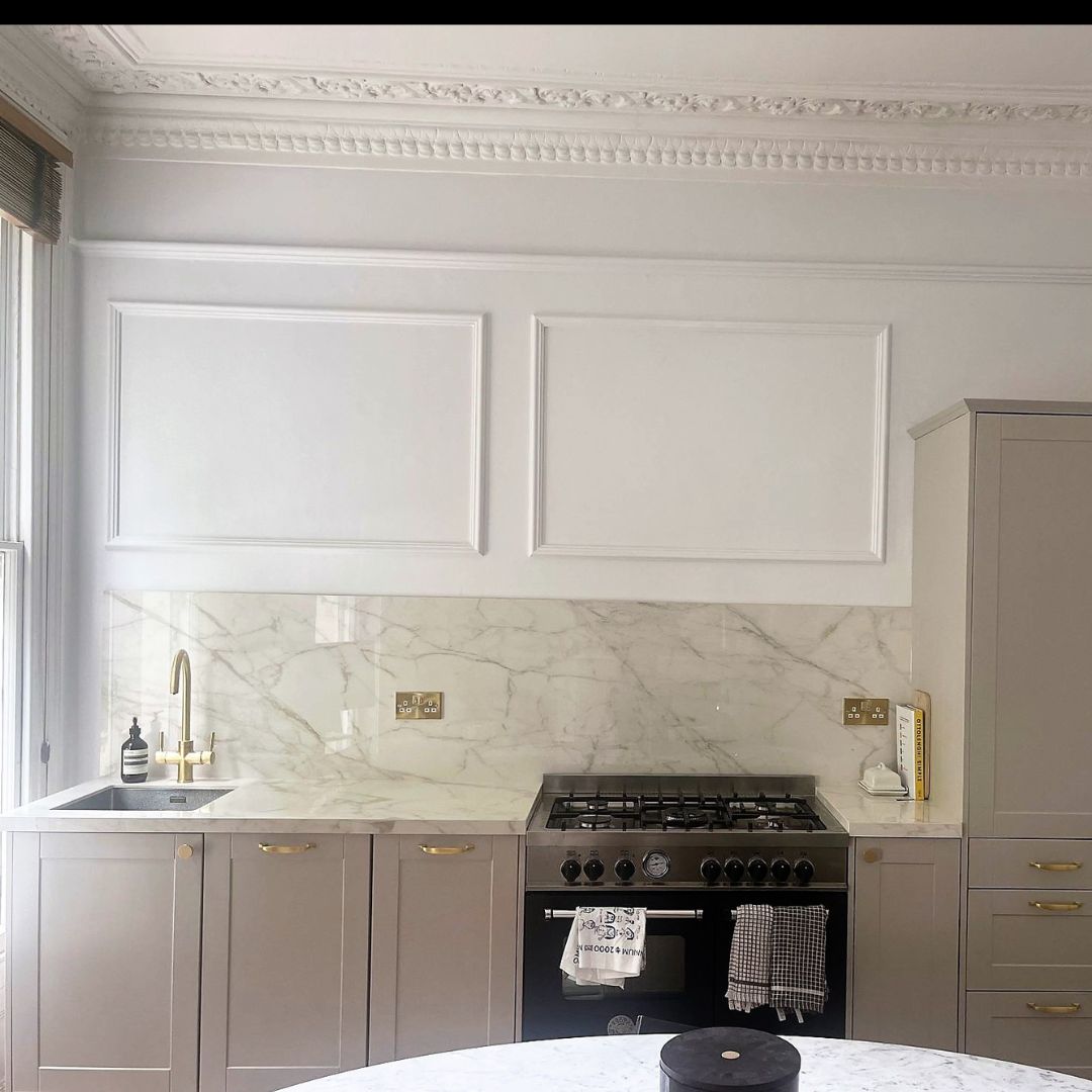 Ascale Vagli Gold Period-Style kitchen