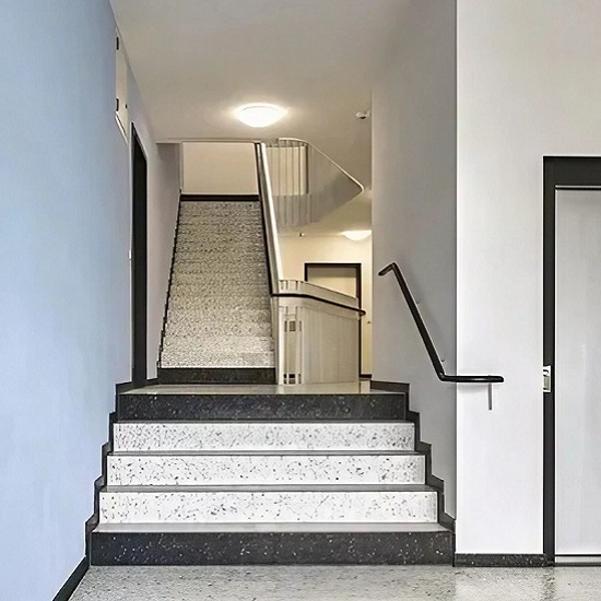 a room with Terrazzo Pepesale Agglotech SB101 stairs