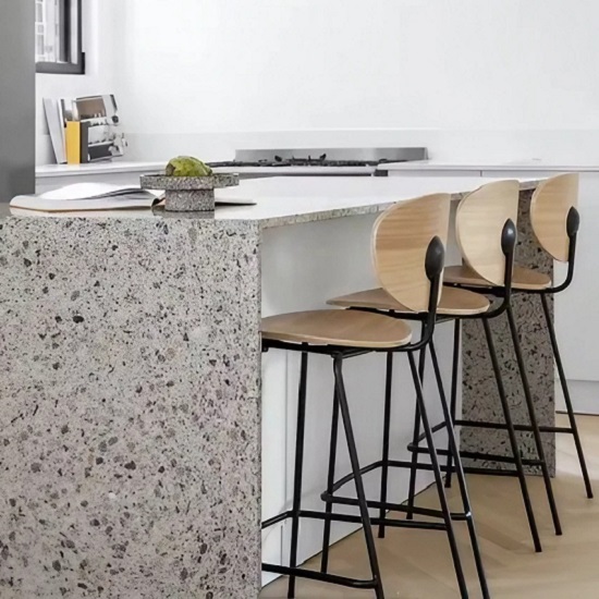 photo of a white kitchen with Terrazzo Pepesale Agglotech SB101