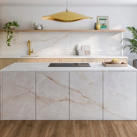 Ascale Onice White kitchen worktops and a matching splashback