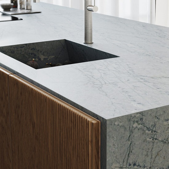 CRL Quartz Cristallo Platino island