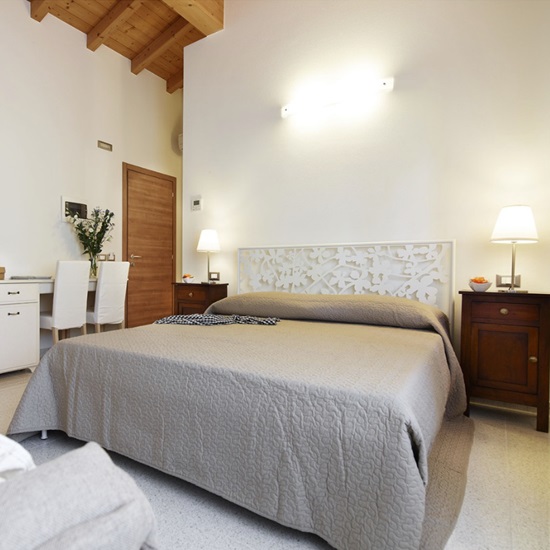 off white terrazzo Bianco Avorio bedroom walll