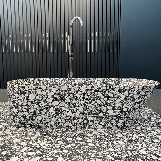 black and white Terrazzo Palladio Moro bathtub