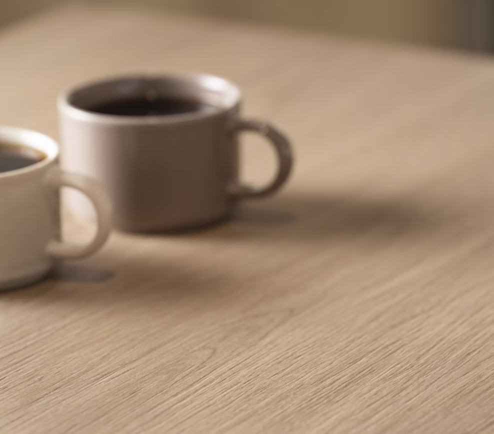 Dektom Kedar worktop and two cups